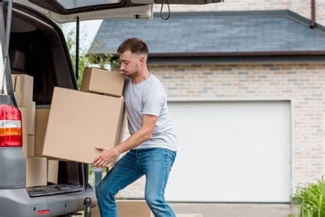 TURNING 24 & MOVING OUT OF MY PARENT'S HOUSE!.